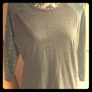 Floral sleeve Lularoe Randy baseball tee Large